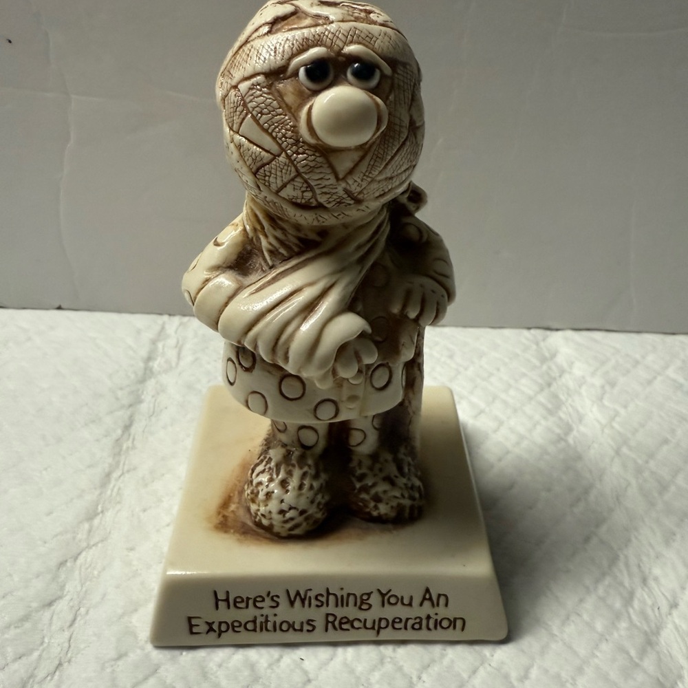 Charming Brown Recuperation Figurine